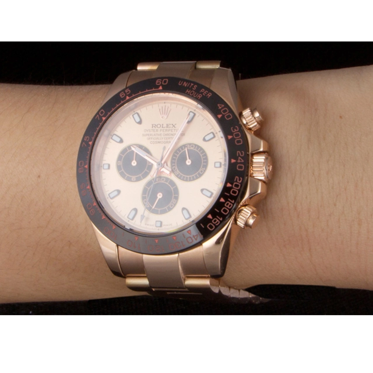 Aaa replica watch Plated Rose Gold Tachymeter Gold Ion Dial Daytona Strap Rolex Rose 80244 0716